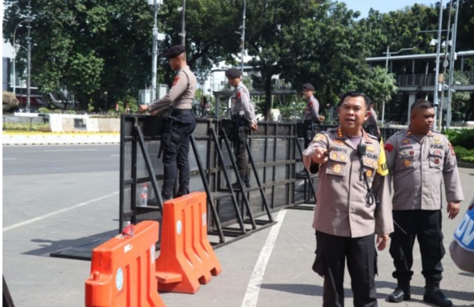 Sebanyak 1.231 Personel Gabungan Kawal Aksi BEM SI di Patung Kuda hingga Istana