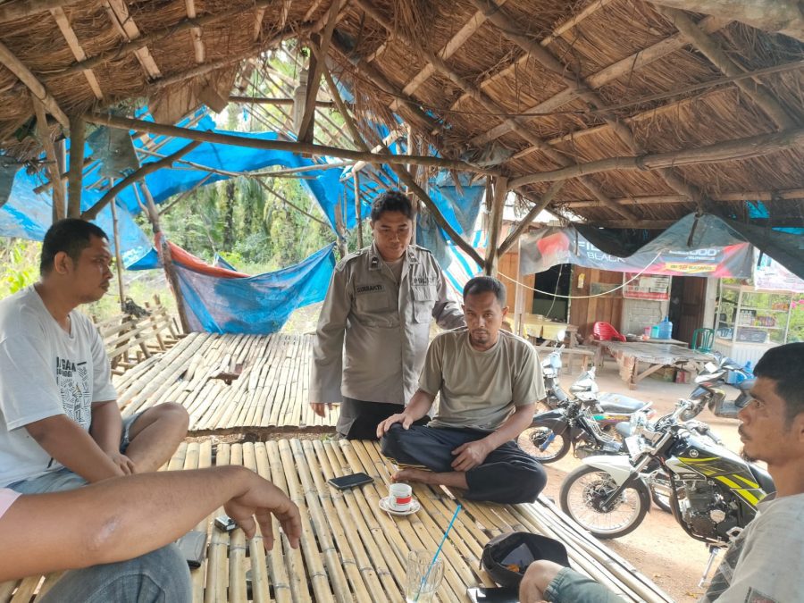 Personel Polsek Barteng Laksanakan Cooling System di Desa Aek Nabara