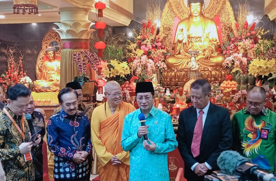 Hadiri Perayaan Hari Tri Suci Waisak 2025, Ini Pesan Menag dan Wagub DKI