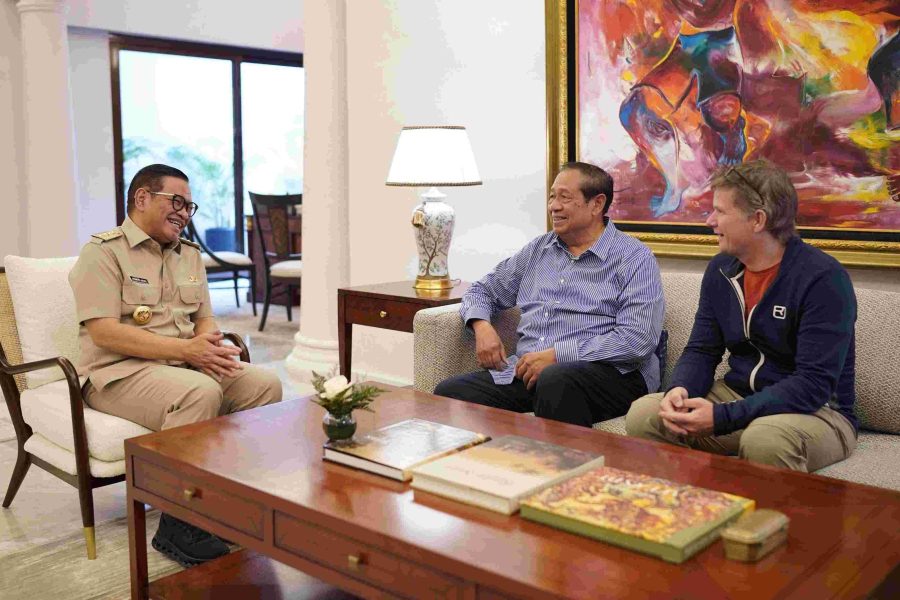 Gubernur Pramono Terima Kunjungan SBY dan Pelukis Asal Jerman di Balai Kota DKI
